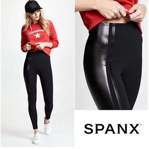 SPANX • Every.Wear Gloss Side Stripe Stretch Leggings in Very Black • Medium